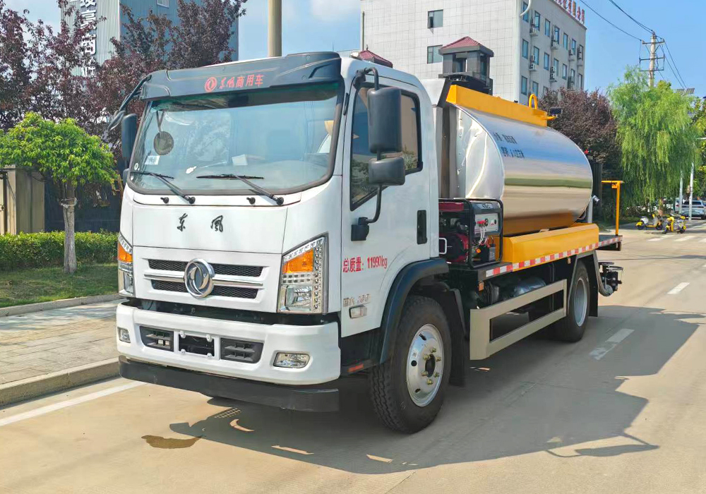 6噸東風專底智能瀝青灑布車